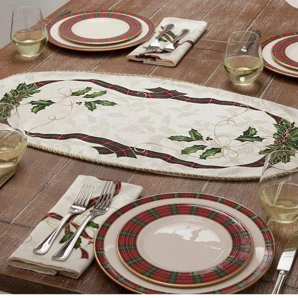 Lenox Holiday Nouveau Oval Table Runner  Centerpiece - Picture 2 of 7